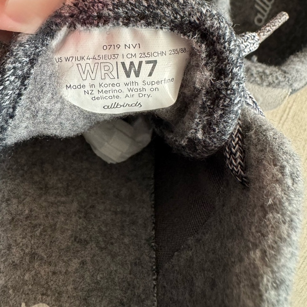 Allbirds Women's Wool Runner in Charcol - Picture 11 of 12